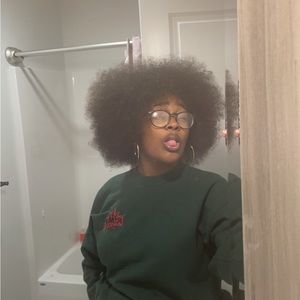 Meet your Posher, Crystal